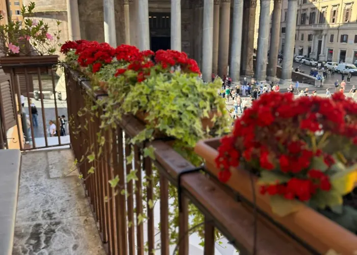 Casa Morgana - The Pantheon Balcony