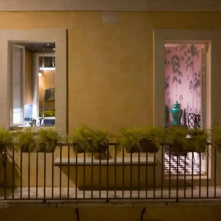 Casa Morgana - The Pantheon Balcony