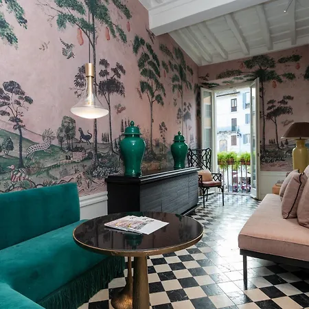 Casa Morgana - The Pantheon Balcony *